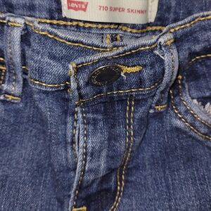 Levi's 710 Super Skinny Jeans